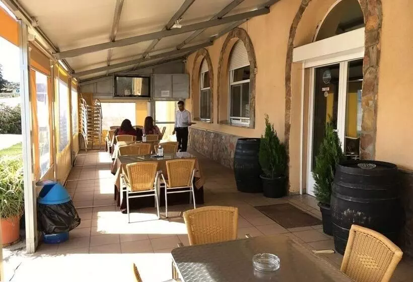 ペンション Hostal Kavanna