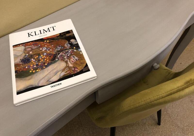 تختخواب و صبحانه Rarityart Guesthouse