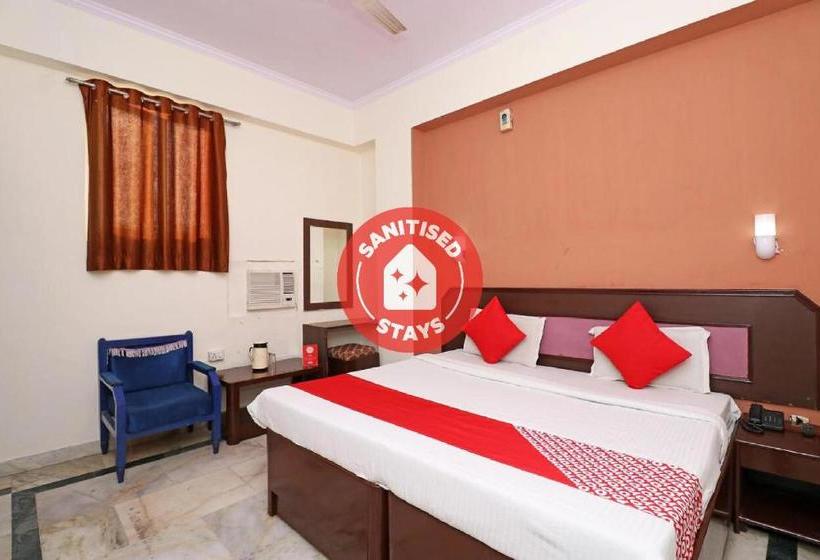 فندق Oyo 35708 Zee