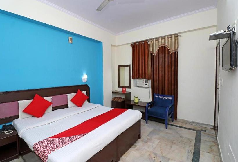 فندق Oyo 35708 Zee