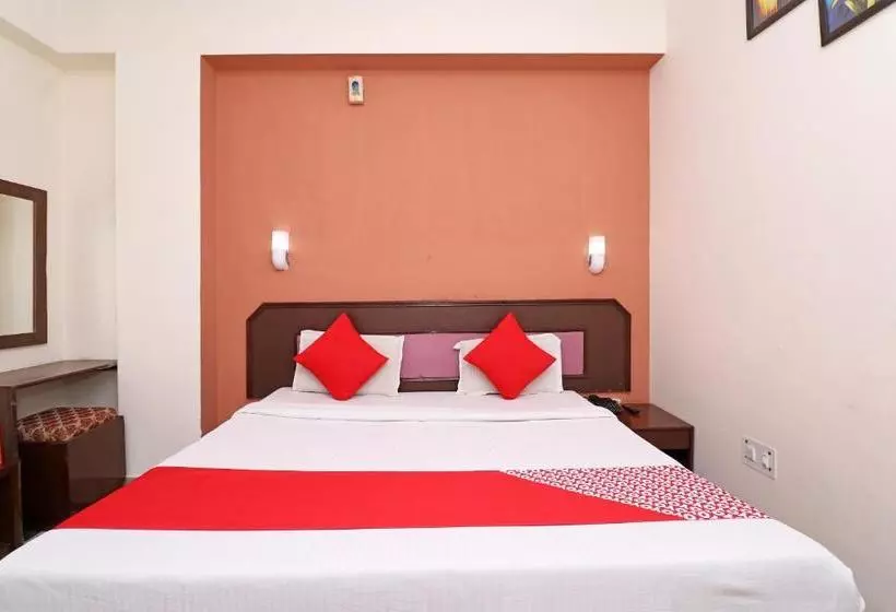 Hotelli Oyo 35708 Zee