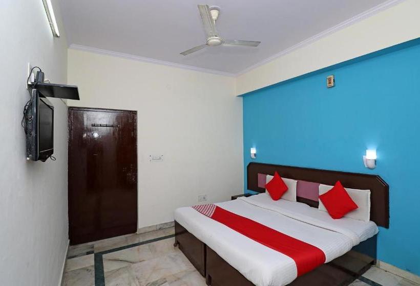 فندق Oyo 35708 Zee