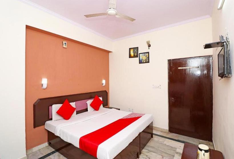 فندق Oyo 35708 Zee