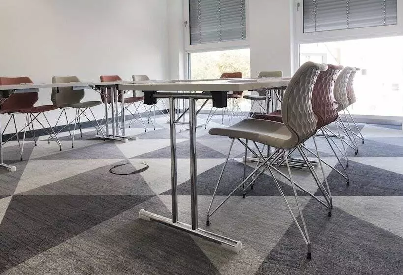 Hotelli Holiday Inn Express   Wiesbaden, An Ihg