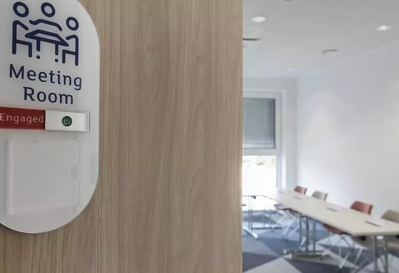 Hotelli Holiday Inn Express   Wiesbaden, An Ihg