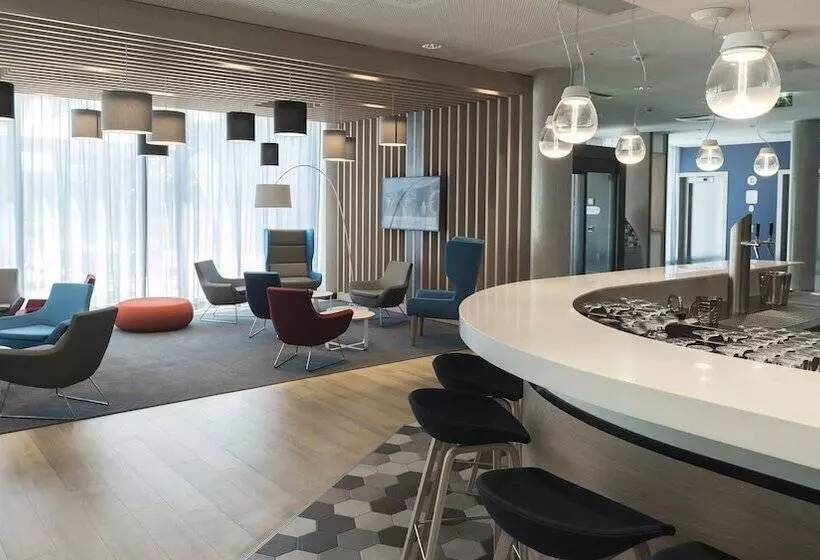 Hotelli Holiday Inn Express   Wiesbaden, An Ihg