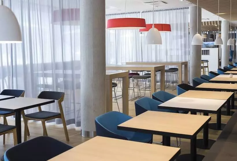 Hotelli Holiday Inn Express   Wiesbaden, An Ihg