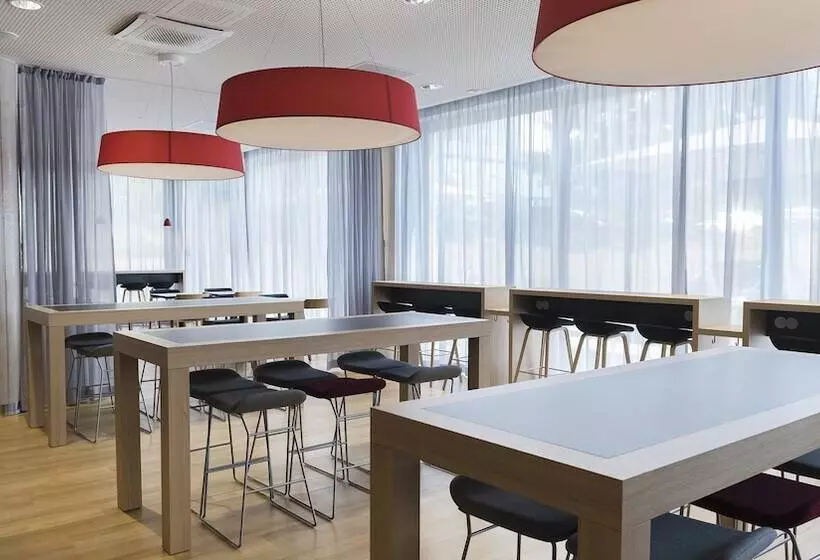Hotelli Holiday Inn Express   Wiesbaden, An Ihg