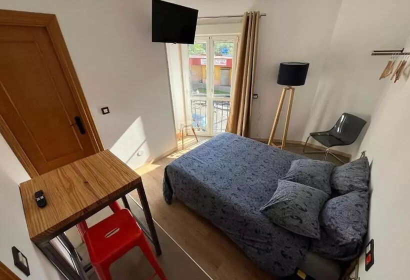 Hotelli Lotila Flats Hostal Rio Caudal