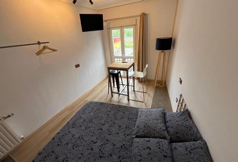 فندق Lotila Flats Hostal Rio Caudal