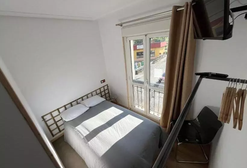 Hotelli Lotila Flats Hostal Rio Caudal