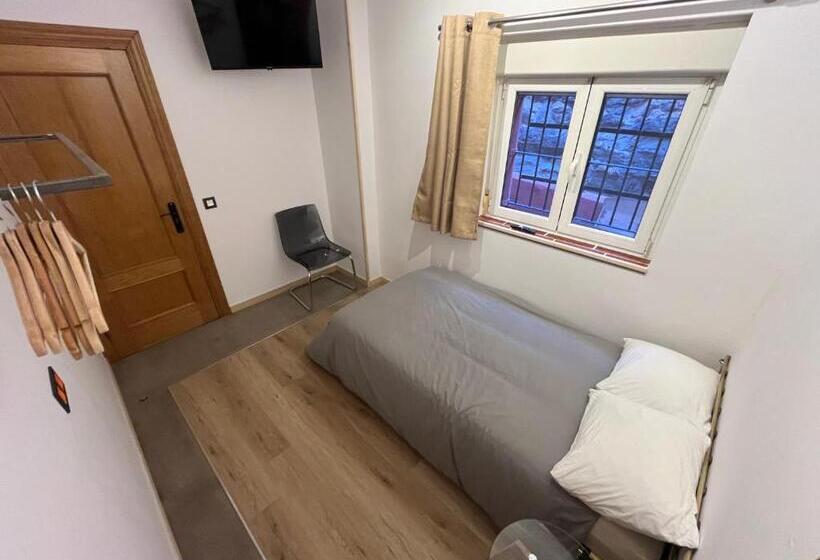 فندق Lotila Flats Hostal Rio Caudal