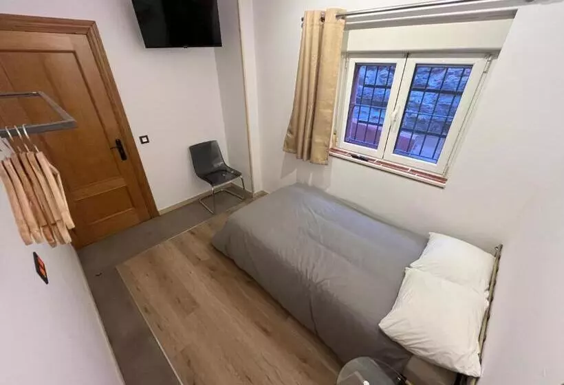 Hotelli Lotila Flats Hostal Rio Caudal