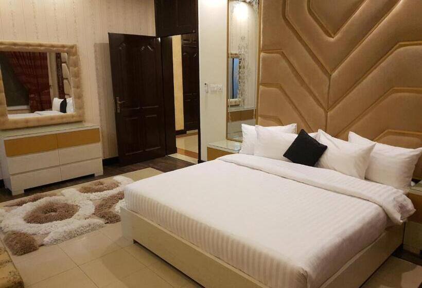 پانسیون Royal Villa F 10/2