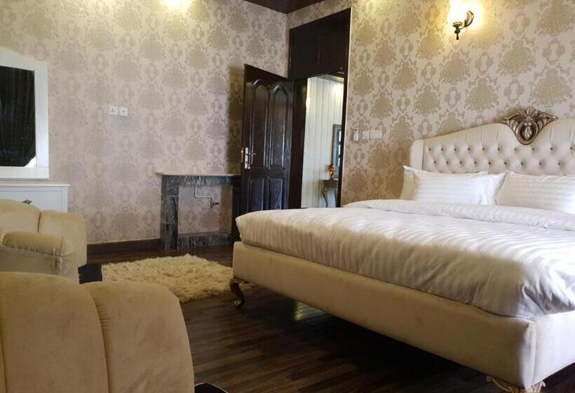 پانسیون Royal Villa F 10/2