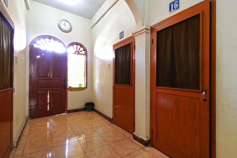 בית מלון כפרי Wisma Yuli Syariah