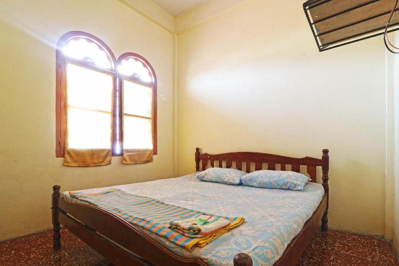 בית מלון כפרי Wisma Yuli Syariah