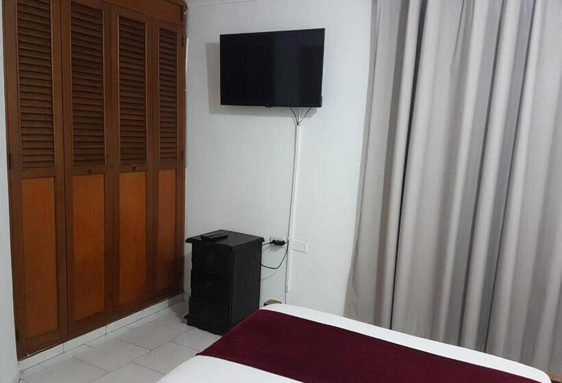 פנסיון Don Juan Colonial