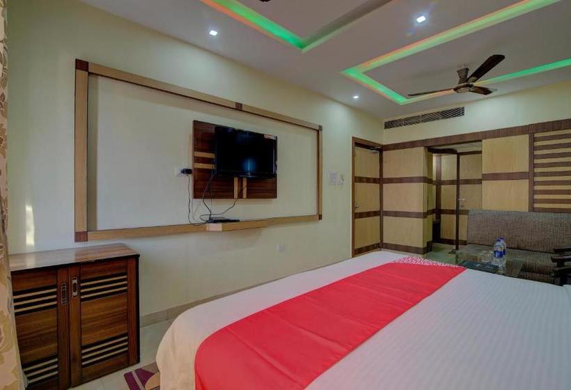 هتل Capital O 30264 Shree International