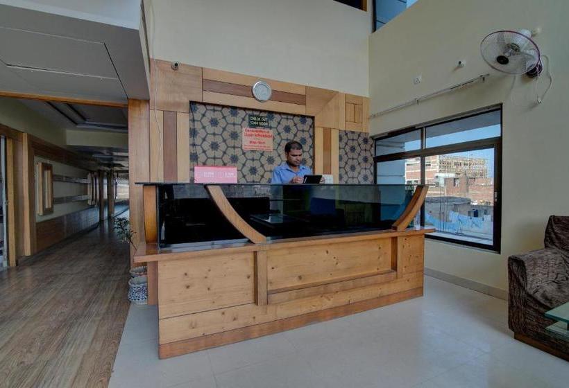 هتل Capital O 30264 Shree International