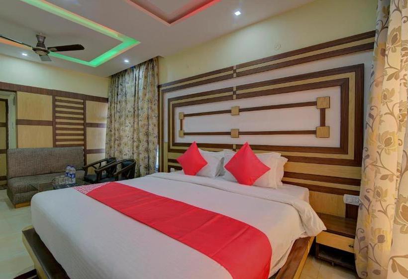 هتل Capital O 30264 Shree International