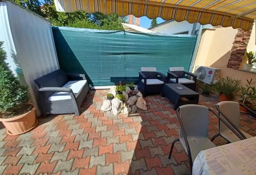 Majatalo Tulipán Apartmanház