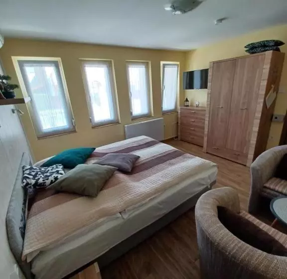 Majatalo Tulipán Apartmanház