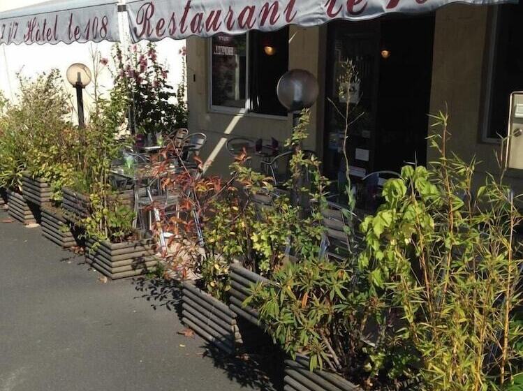 בית מלון כפרי Restaurant Le 108