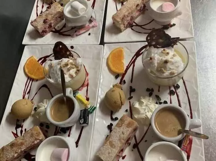 ホテル Restaurant Le 108