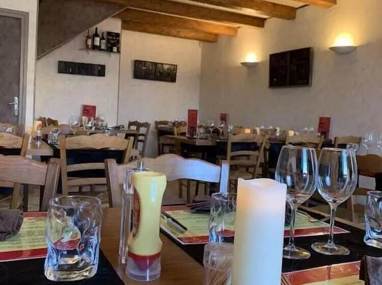 ホテル Restaurant Le 108