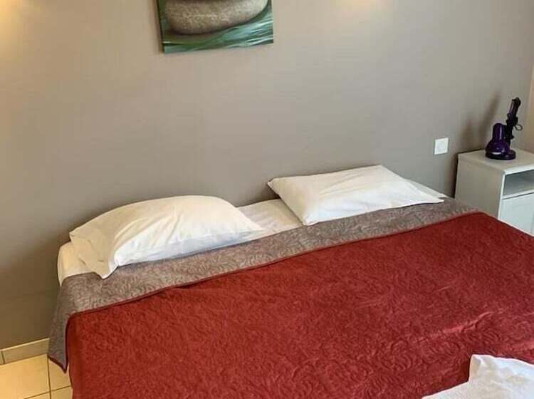 בית מלון כפרי Restaurant Le 108