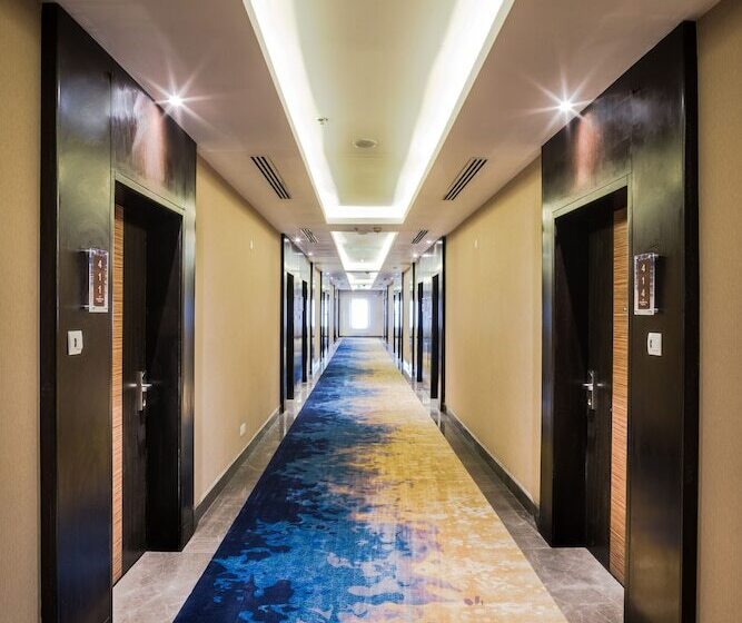 ホテル Naviti Warwick Dammam