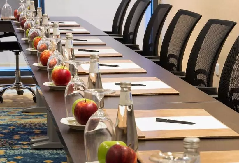 Hotelli Naviti Warwick Dammam