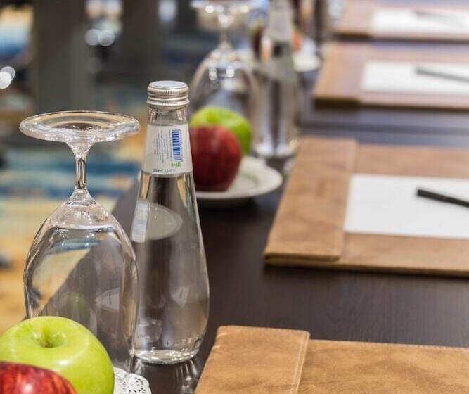 ホテル Naviti Warwick Dammam