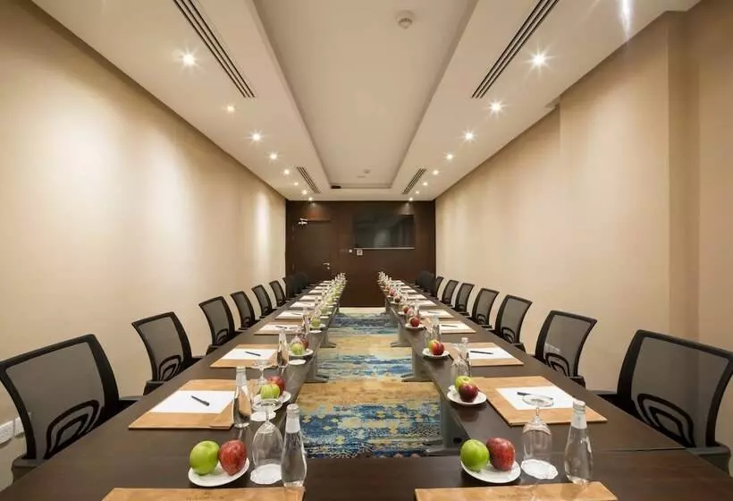 Hotelli Naviti Warwick Dammam