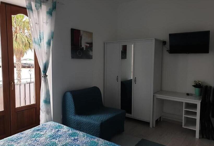 پانسیون Deluxe Lipari Room