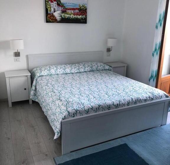 پانسیون Deluxe Lipari Room