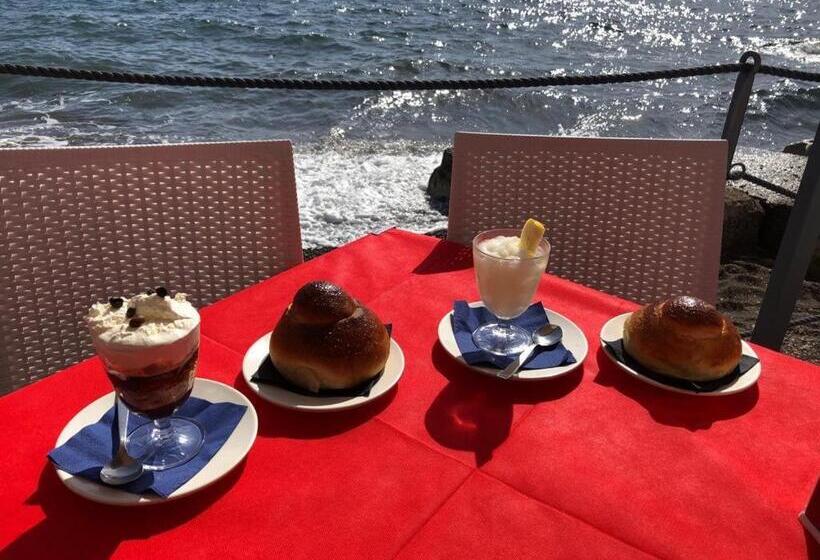 پانسیون Deluxe Lipari Room