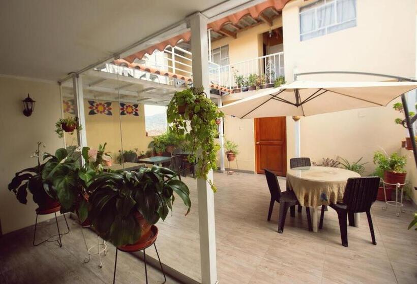 بنسيون Hospedaje Zaragoza