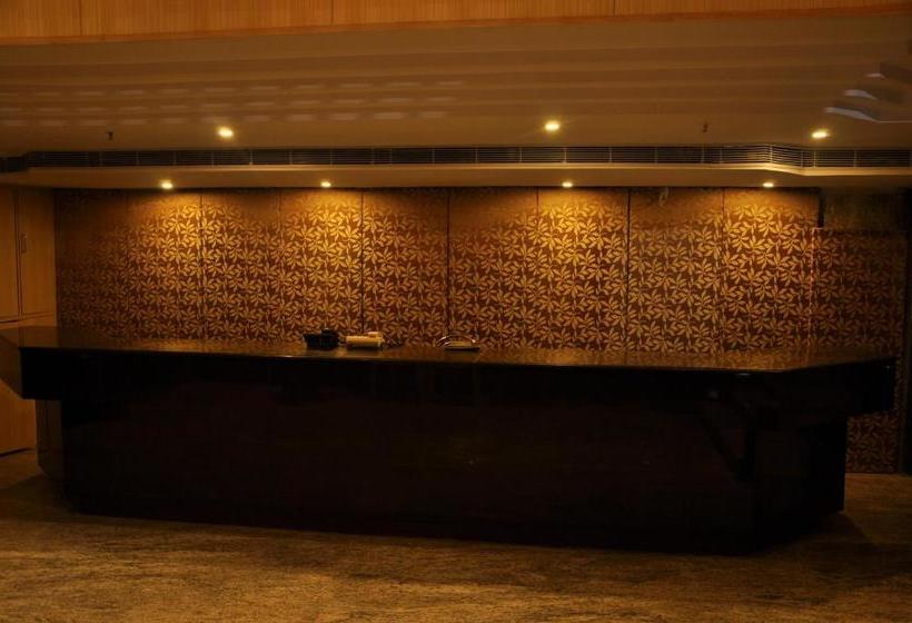 هتل Krishna Residency