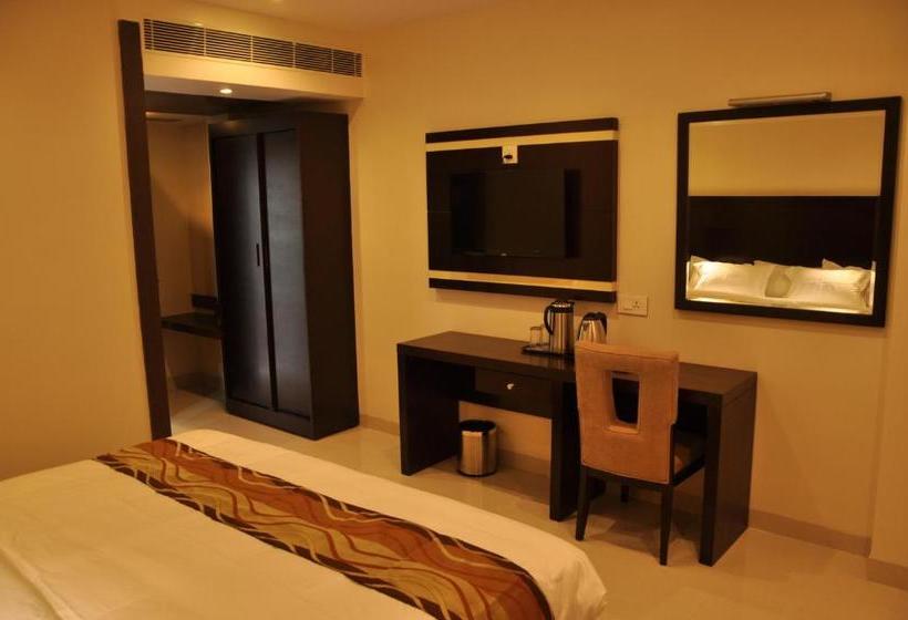 هتل Krishna Residency