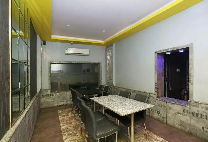 Hotelli Oyo 26626 The Citi Residenci