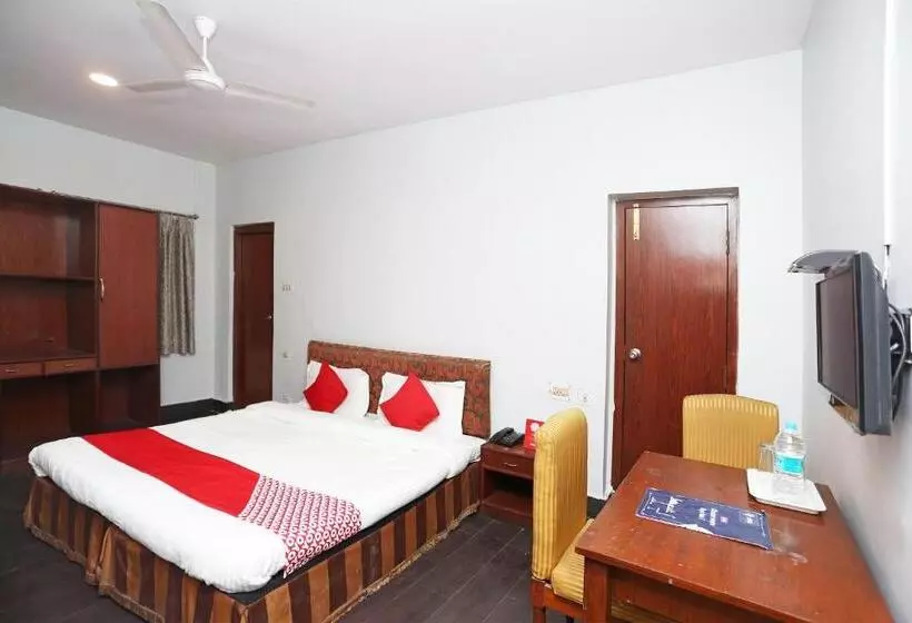 Hotelli Oyo 26626 The Citi Residenci