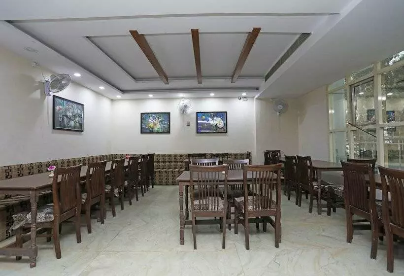 ホテル Oyo 30933 Moriya Palace