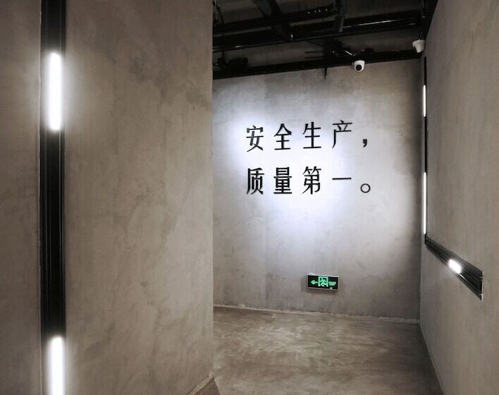 בית מלון כפרי Black Gold Factory Boutique Design