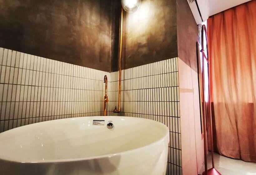 בית מלון כפרי Black Gold Factory Boutique Design