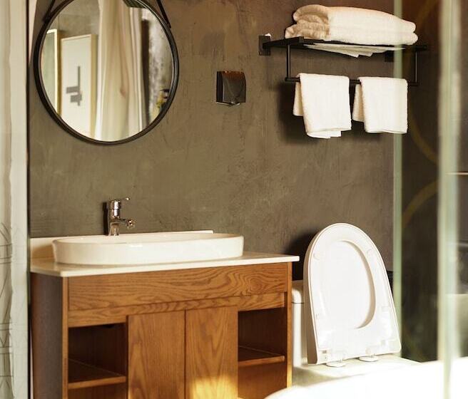 בית מלון כפרי Black Gold Factory Boutique Design