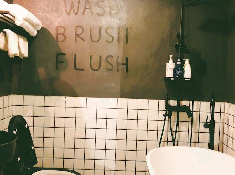 בית מלון כפרי Black Gold Factory Boutique Design