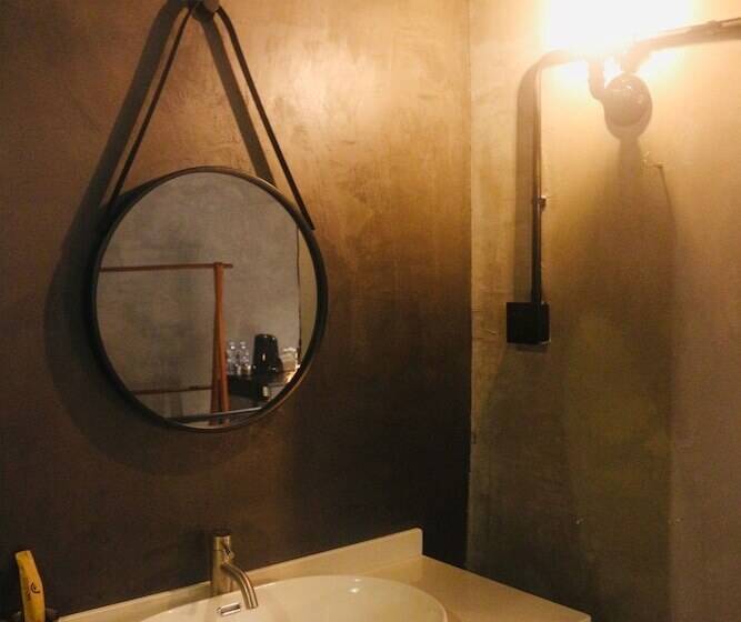 בית מלון כפרי Black Gold Factory Boutique Design