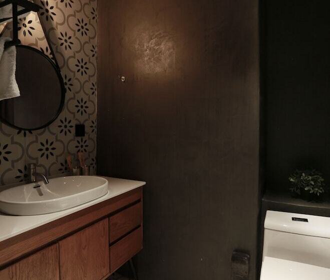 בית מלון כפרי Black Gold Factory Boutique Design